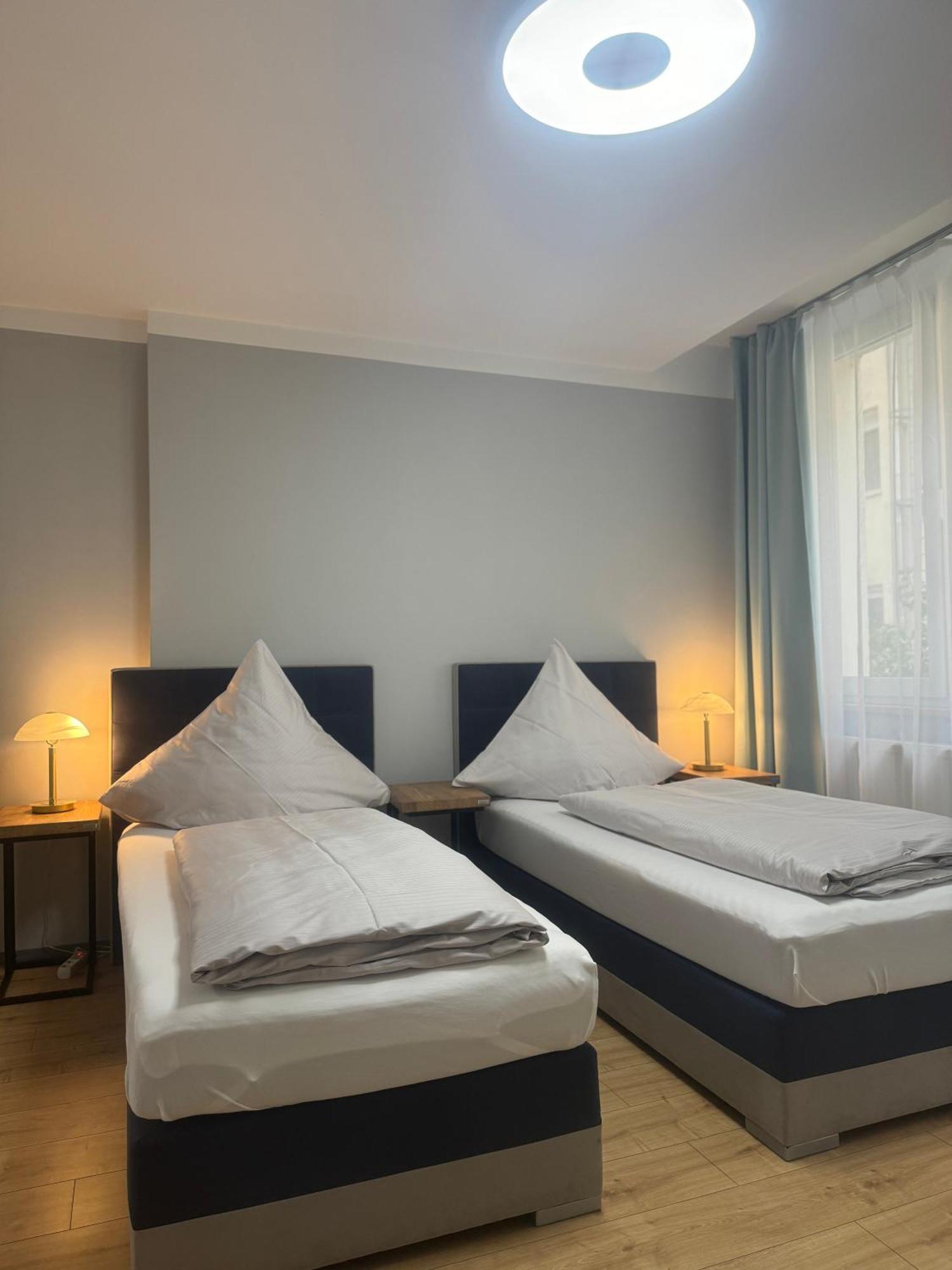 Am Hauptbahnhof N.4 * Neurenberg